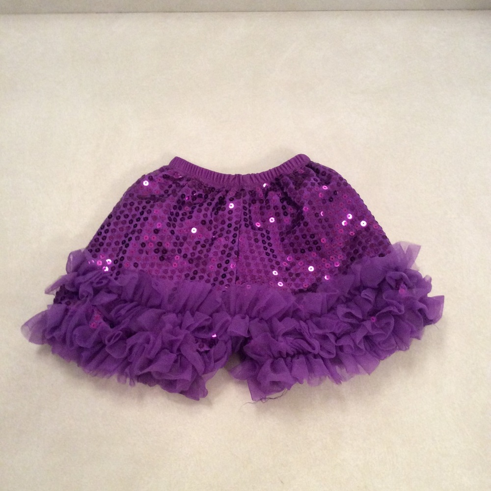 🤑Purple sequined shorts. Size S